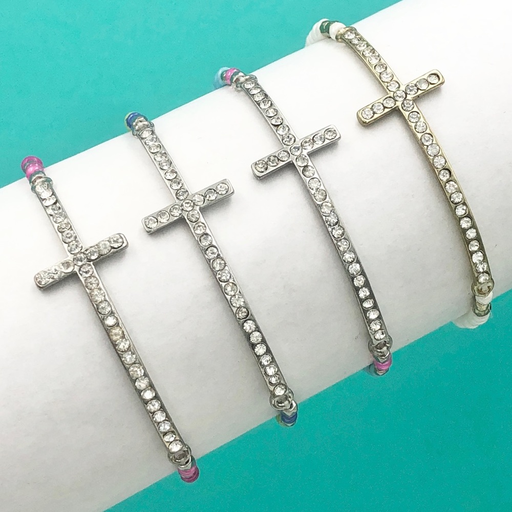 🍀 Multicolor Seed Bead Dainty Christian Cross Stretch Bracelet